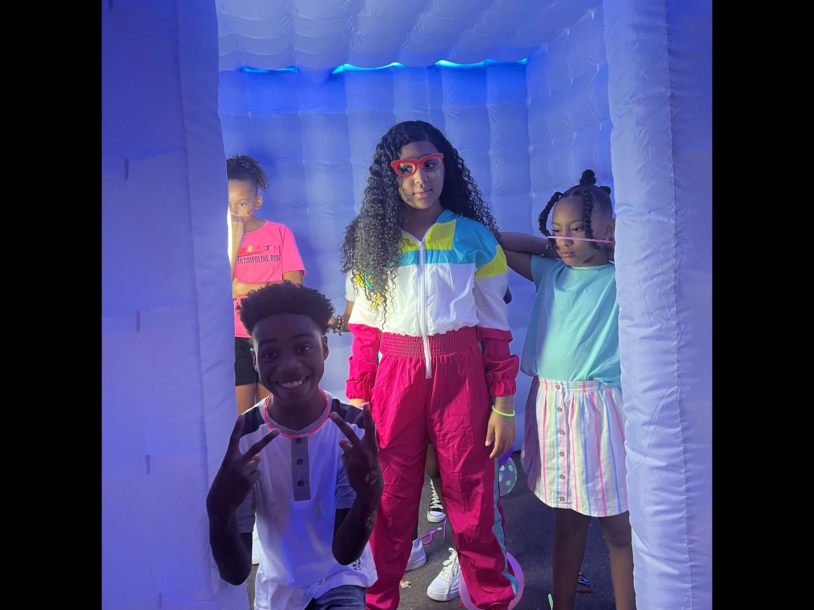 Pop Up Shop Glow Party 